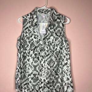 NWT LuLaRoe Roxanne Chic Sleeveless Snake Print Blouse